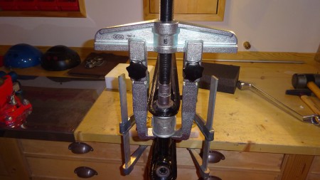 Schwingenlager auspressen - 1. Versuch gescheitert !